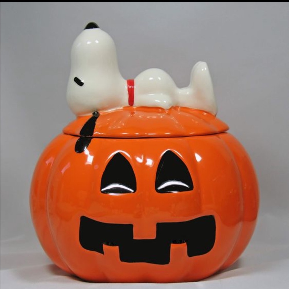 Snoopy Halloween jar